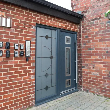 Modern Centre Flat With Free Parking Apartment *